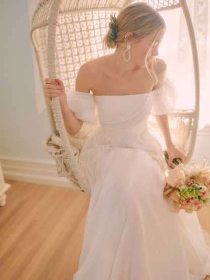 White Simple Wedding Dress A-Line Off The Shoulder Chiffon Strapless Long Bridal Dresses-newarrivaldress