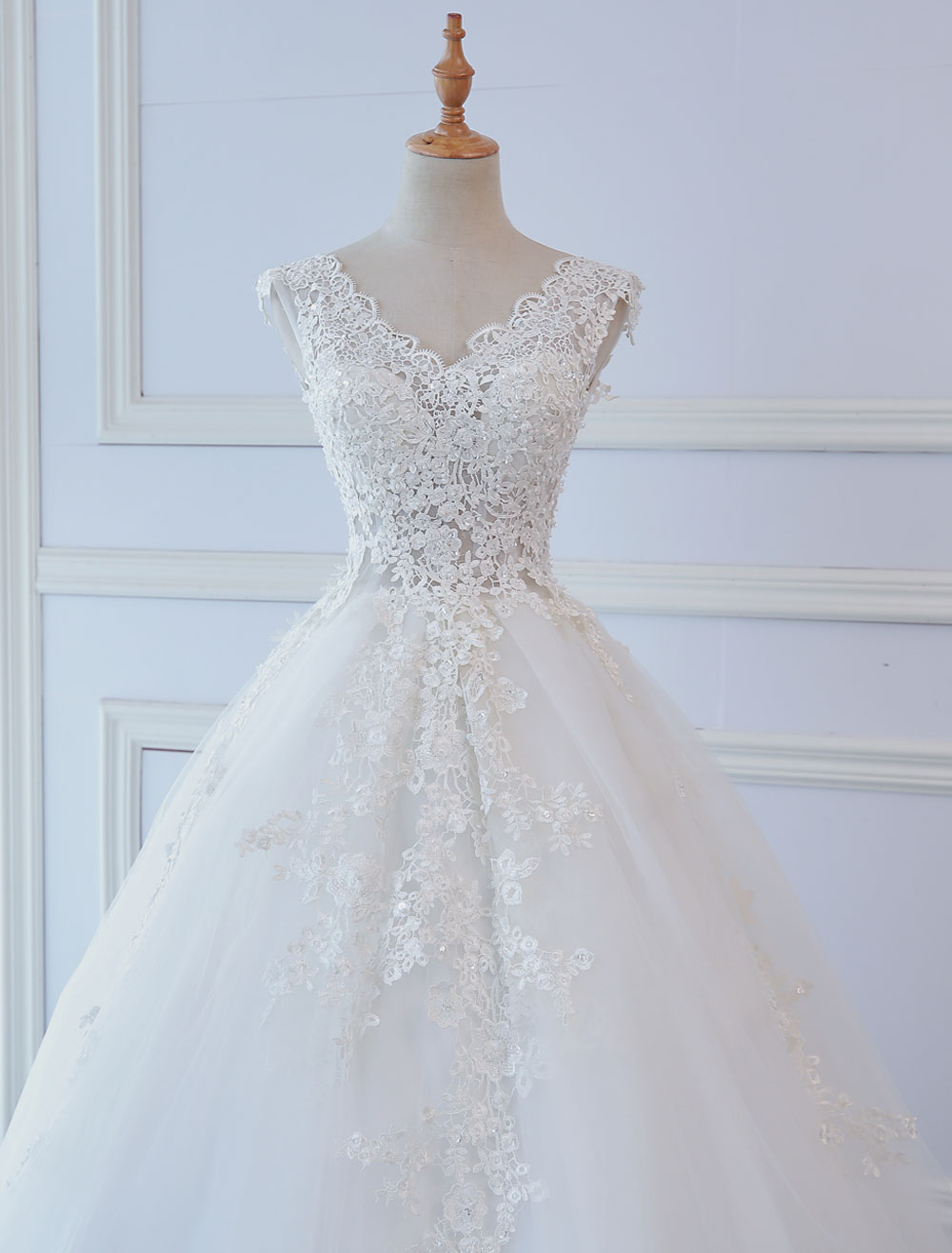 Princess Wedding Dresses Ball Gowns Lace V Neck Sleeveless Floor Length Bridal Gowns-newarrivaldress