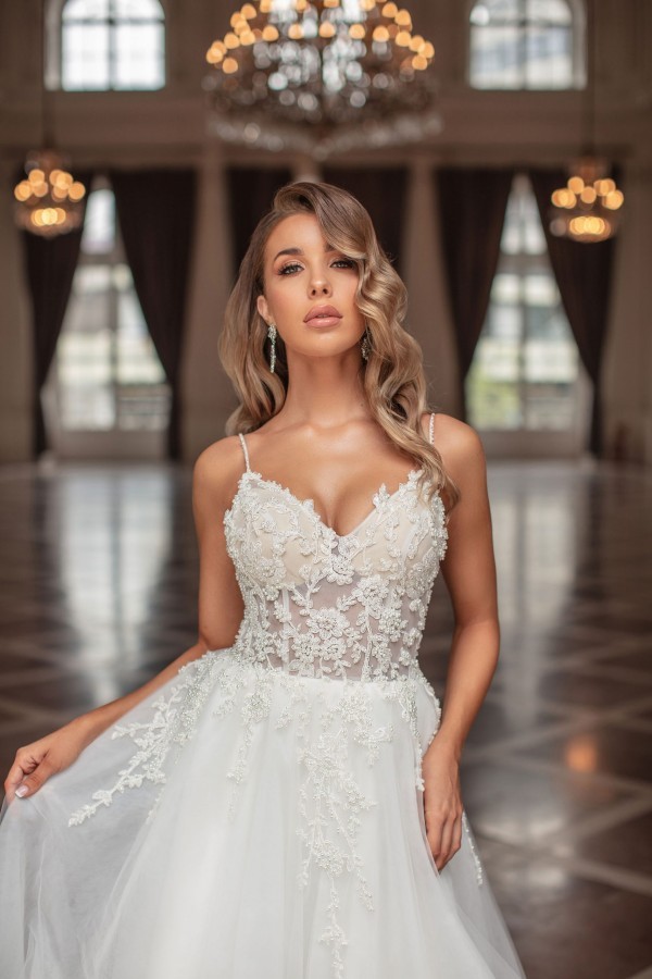 Spaghetti Straps Sleeveless Sweetheart A-Line Lace Wedding Dress-newarrivaldress