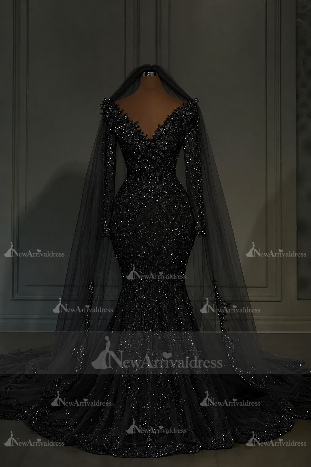 Gorgeous Long Sleeves Mermaid Wedding Gowns Glitter Sequins Garden Bridal Dresses