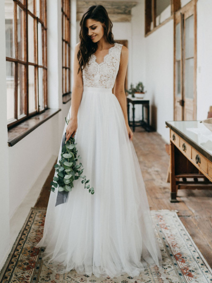 Simple Wedding Dress Tulle A Line V Neck Sleeveless Lace Floor Length Bridal Dresses-newarrivaldress