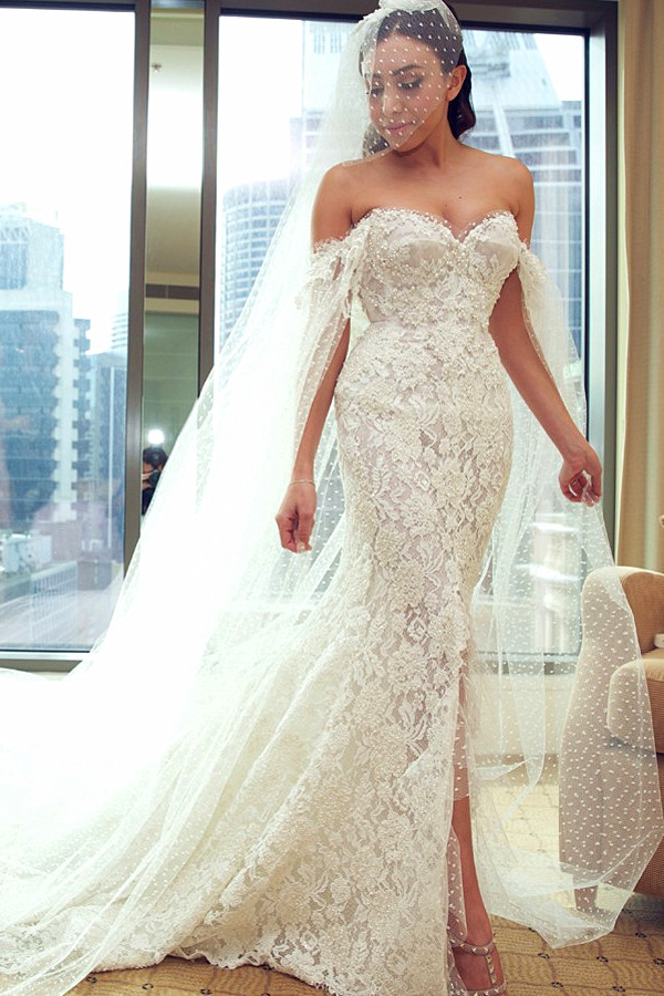 Gorgeous Sweetheart Lace Mermaid Wedding Dresses Front Slit Bridal Dresses with Tulle Wrap