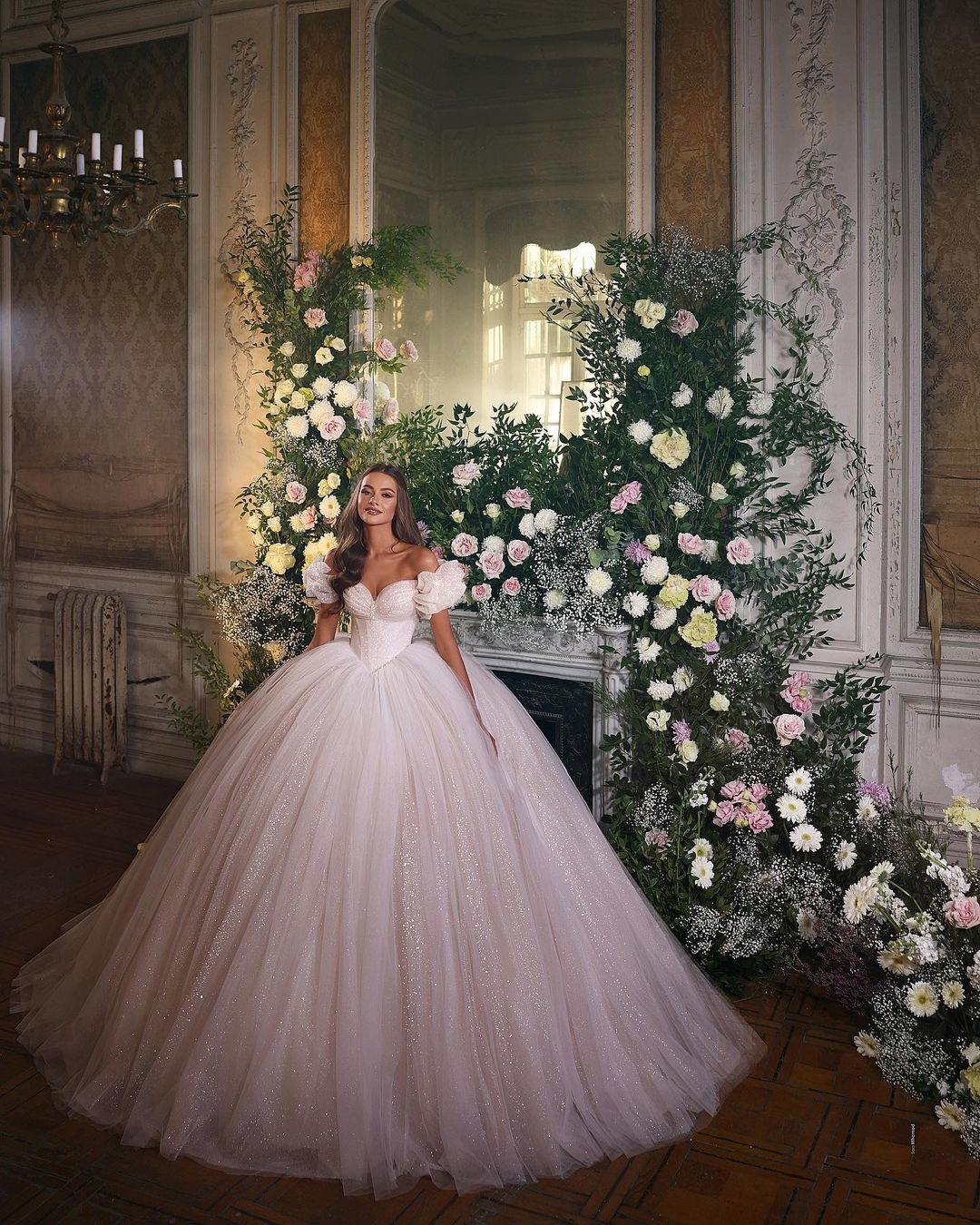 Gorgeous Puffy Sleeves Tulle Ball Gown Princess Sparkly Sequins Bridal Gown-newarrivaldress