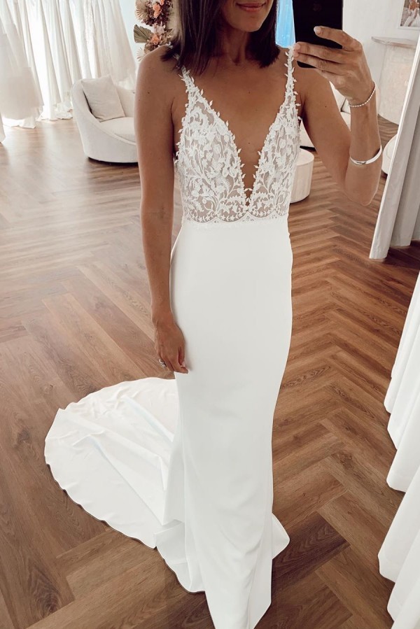 Spaghetti Straps Appliques V-neck Wedding Dresses | Sexy Sheath Backless Bridal Gowns