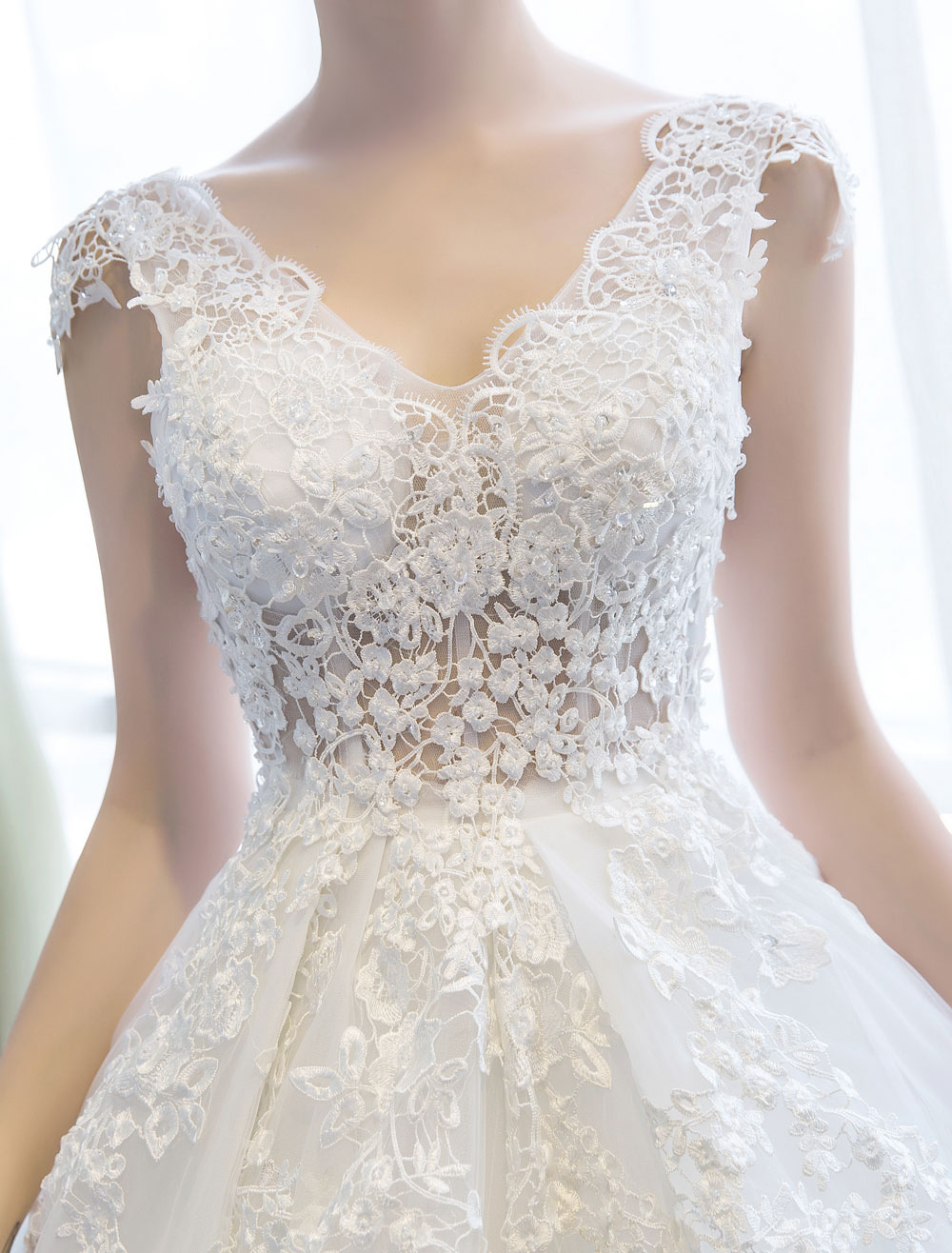 Wedding Dresses Princess Ball Gown Ivory Bridal Gown V Neck Illusion Backless Lace Applique Tulle Bridal Dress With Train-newarrivaldress