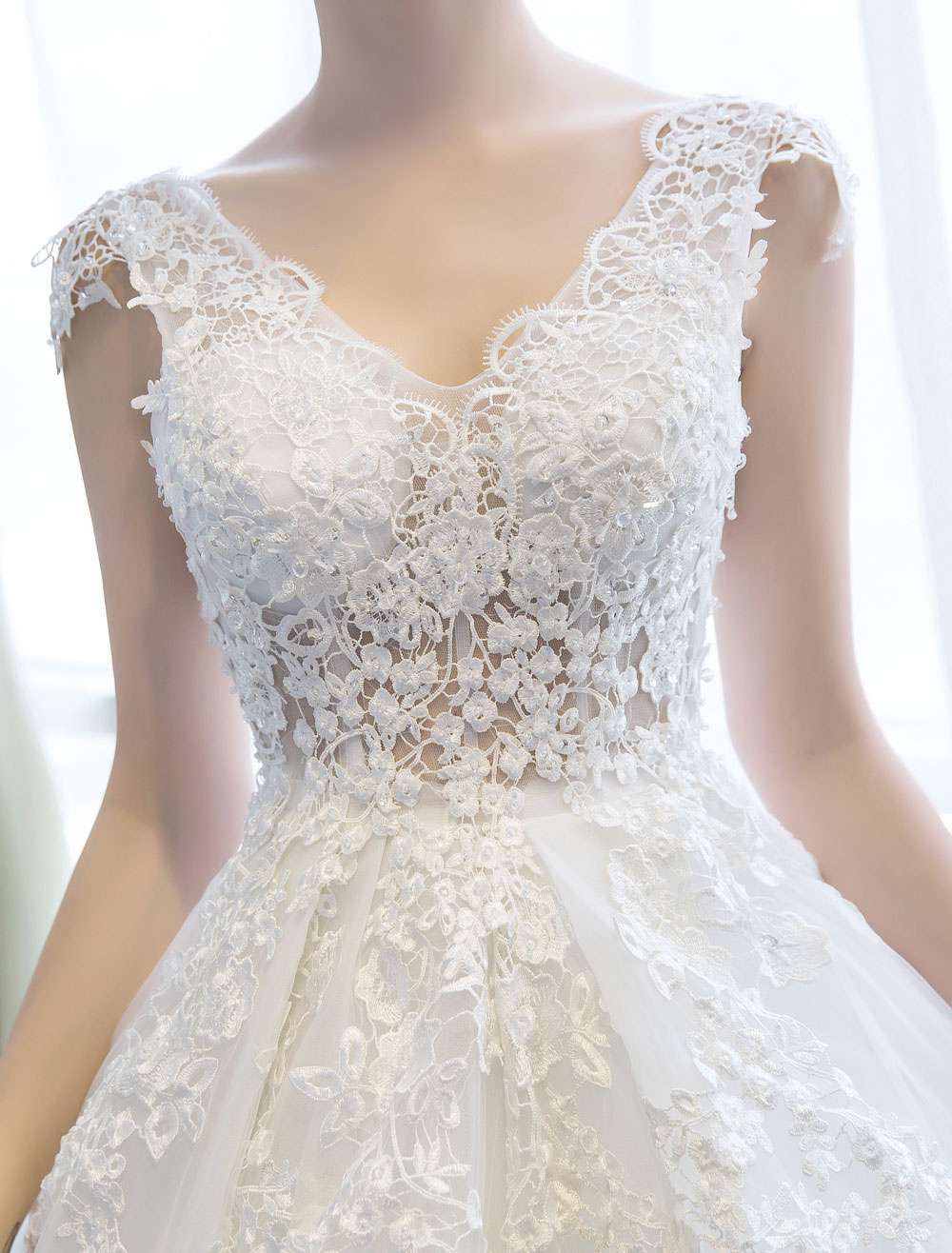 Wedding Dresses Princess Ball Gown Ivory Bridal Gown V Neck Illusion Backless Lace Applique Tulle Bridal Dress With Train-newarrivaldress