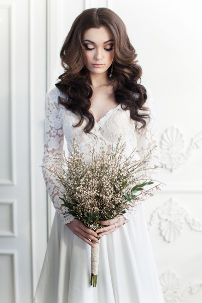 Vintage Long Sleeve White Lace Bridal Gown V-Neck Long Sweep Train Plus Size Wedding Dress-newarrivaldress
