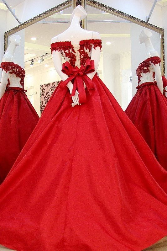 Sleeveless Chapel Train Ball Gown Applique Off-The-Shoulder Prom Dresses-newarrivaldress