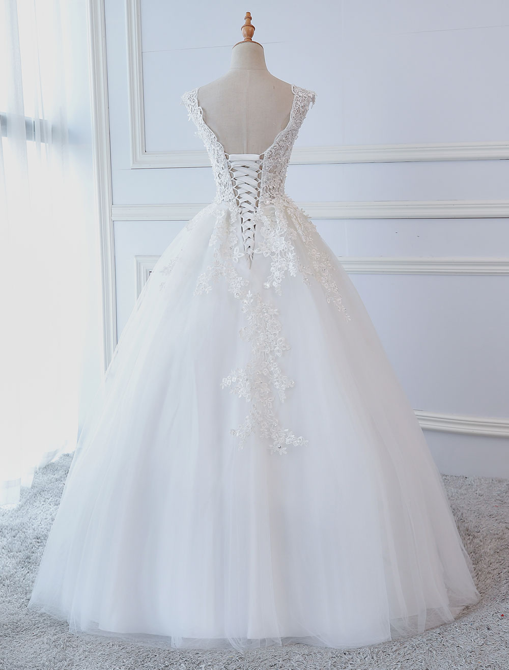 Princess Wedding Dresses Ball Gowns Lace V Neck Sleeveless Floor Length Bridal Gowns-newarrivaldress