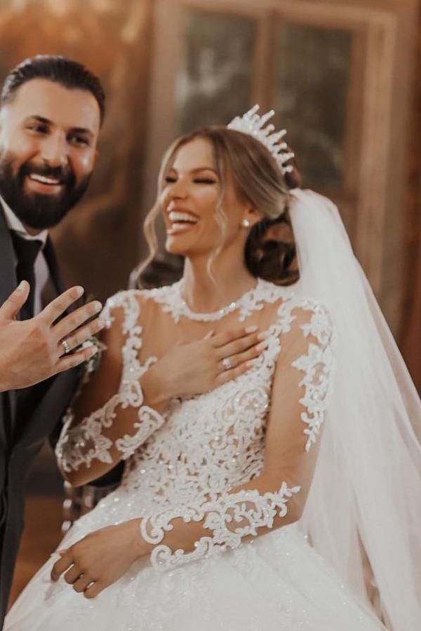 Elegant Long Sleeves Tulle A-line Wedding Dress Scoop Neck Lace Appliques Bridal Dress-newarrivaldress