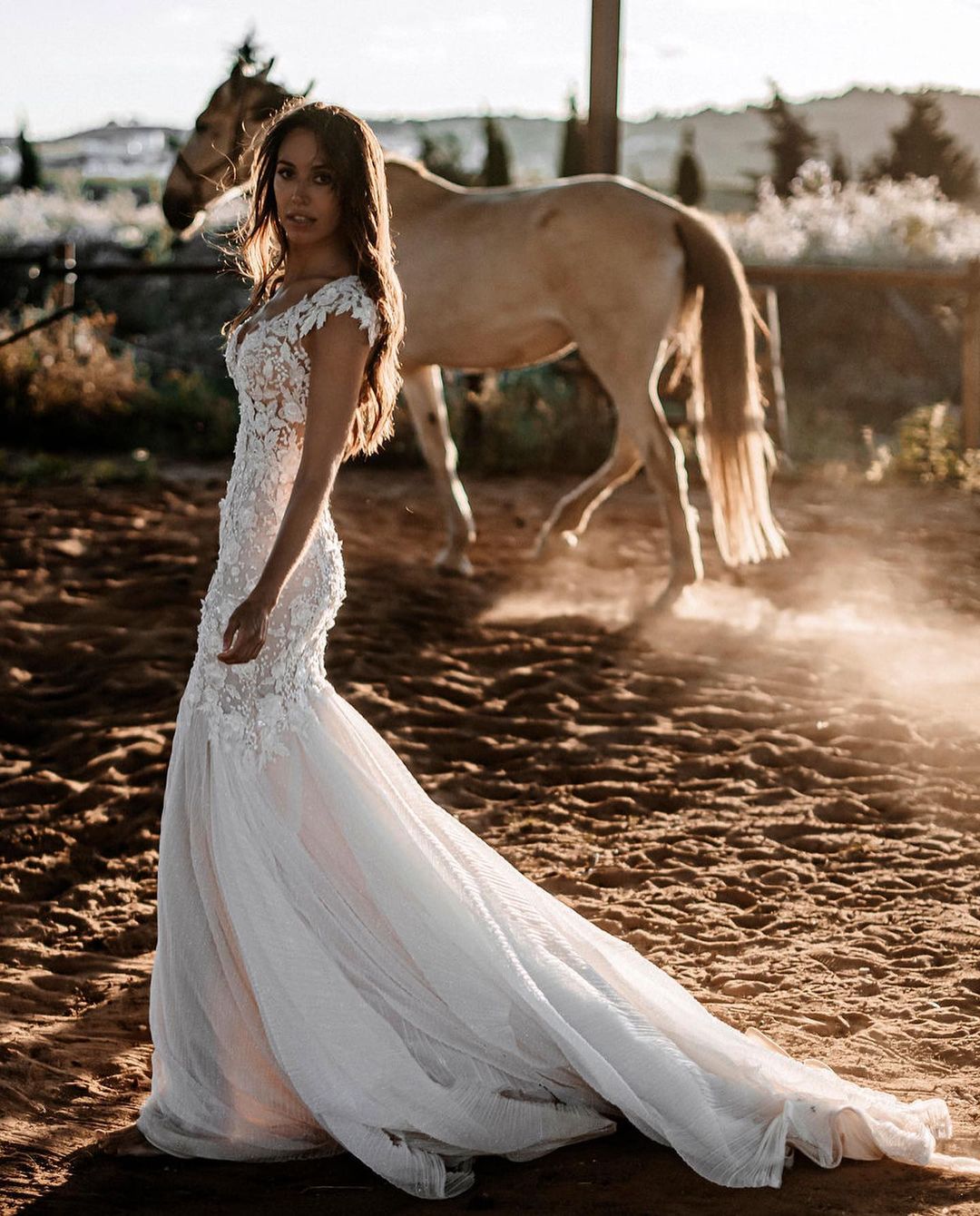 Chic Sleeveless 3D Floral Mermaid Bridal Gown V-Neck Tulle Bridal Dress-newarrivaldress