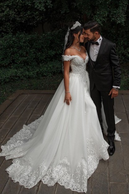 Off The Shoulder Appliques Sheath Wedding Dresses | Sweetheart Tulle Bridal Gowns with Lace Detachable Train-newarrivaldress