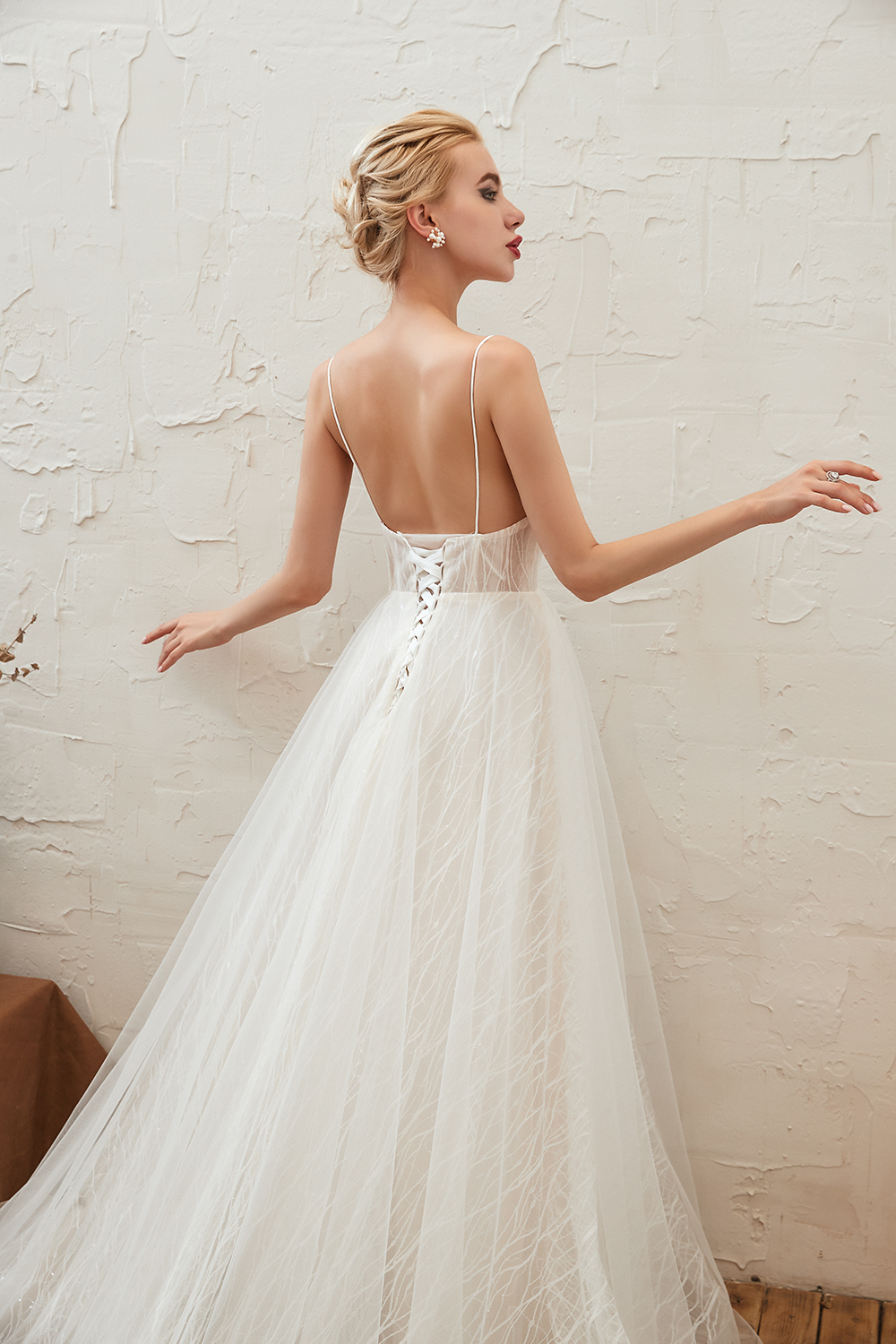 Beautiful V-Neck Aline Wedding Dress Sleeveless Floral Beach Wedding Gown-newarrivaldress