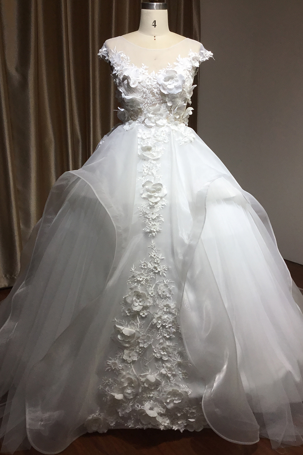 3D Floral Sleeveless Aline Bridal Dress White Beadings Crew Neck Wedding Dress-newarrivaldress