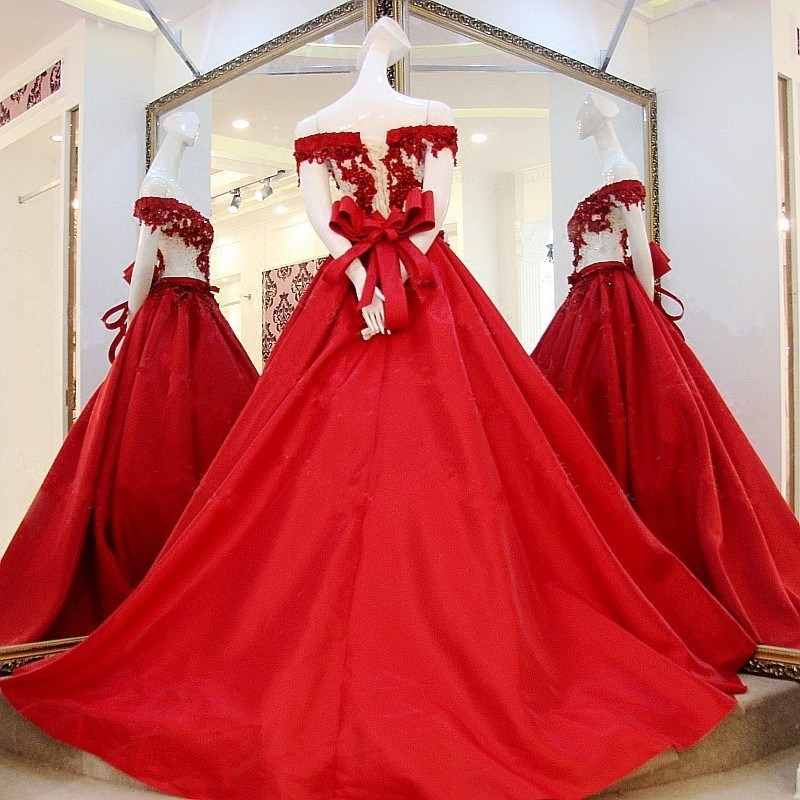 Sleeveless Chapel Train Ball Gown Applique Off-The-Shoulder Prom Dresses-newarrivaldress
