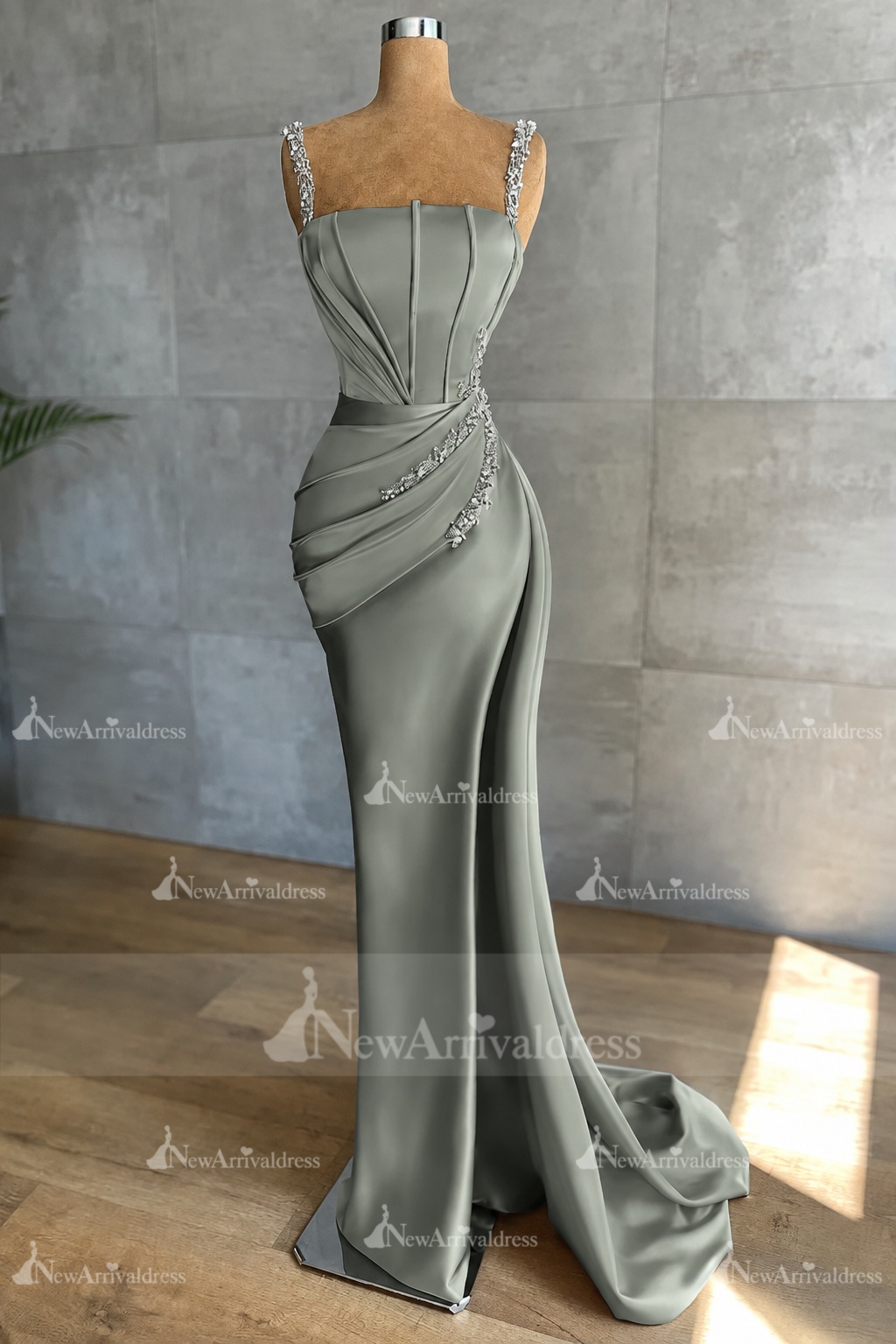 Stunning Sleeveless Mermaid Evening Dress Sparkly Crystal Slim Prom Dress
