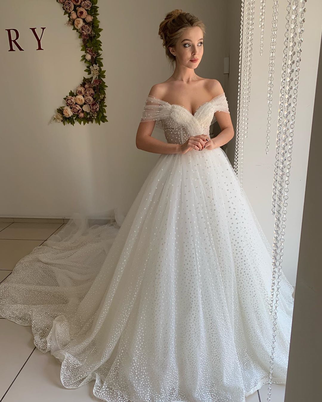 Sweetheart Pearl Off The Shoulder Ball Gown Wedding Dresses | Backless Tulle Bridal Gowns-newarrivaldress
