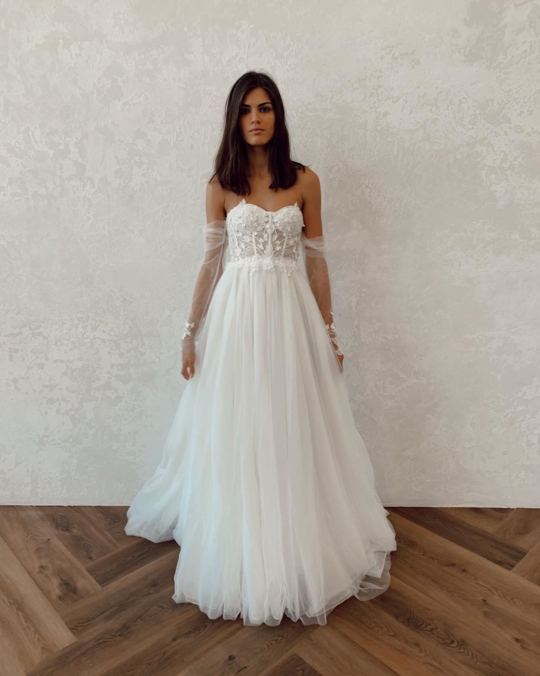 Straplesss A-line Appliques Wedding Dresses | Tulle Sleeves Floor Length Backless Bridal Gowns-newarrivaldress