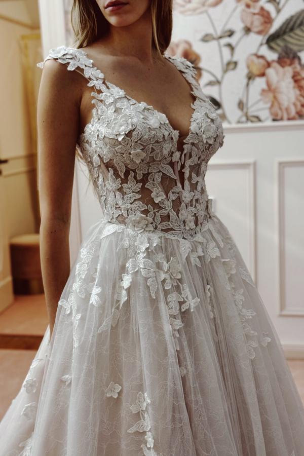 Elegant Tulle Floral Lace Aline Wedding Dress Sleeveless Appliques Bridal Dress-newarrivaldress