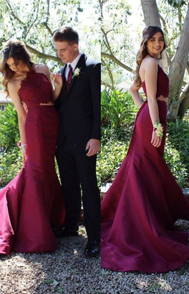 Elegant Halter Mermaid Lace Prom DressWith Lace-newarrivaldress