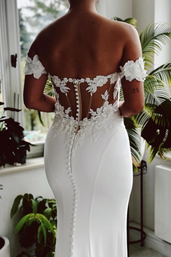 Elegant Off-the-Shoulder White Mermaid Wedding Dress with Lace Appliques-newarrivaldress