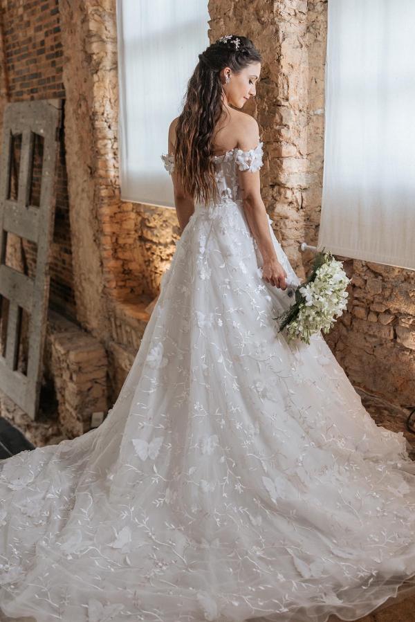 Off-the-Shoulder White Aline Wedding Dress Floral Lace Ball Gown Cathedral Bridal Dress-newarrivaldress