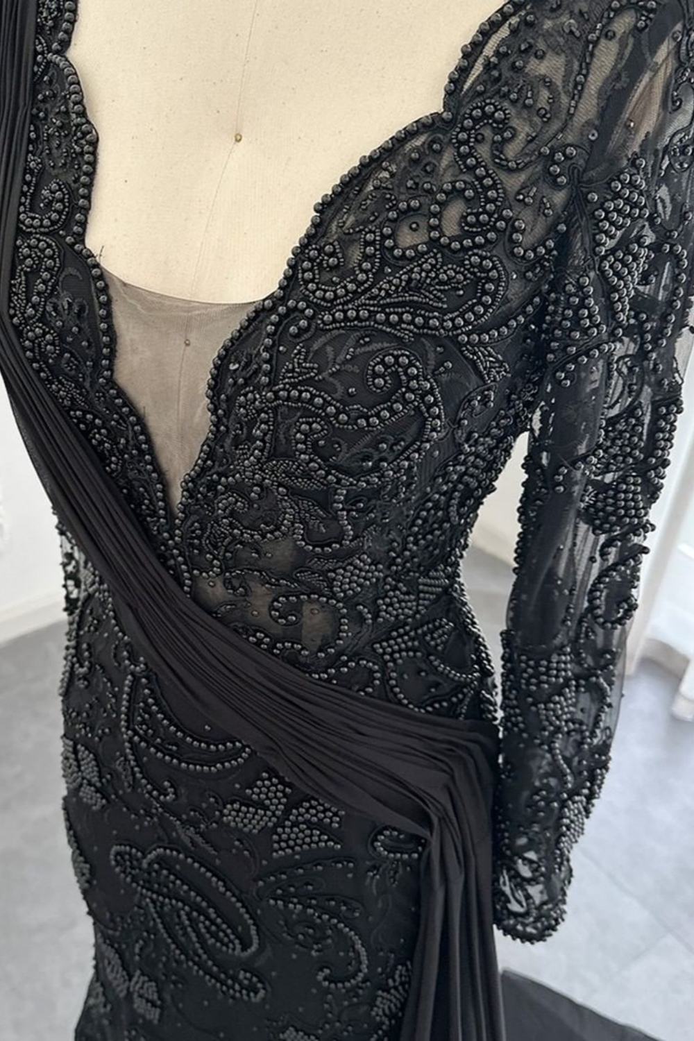 Gorgeous V-Neck Mermaid Evening Gowns with Long Sleeves Beadings Long Party Dress with Train-newarrivaldress