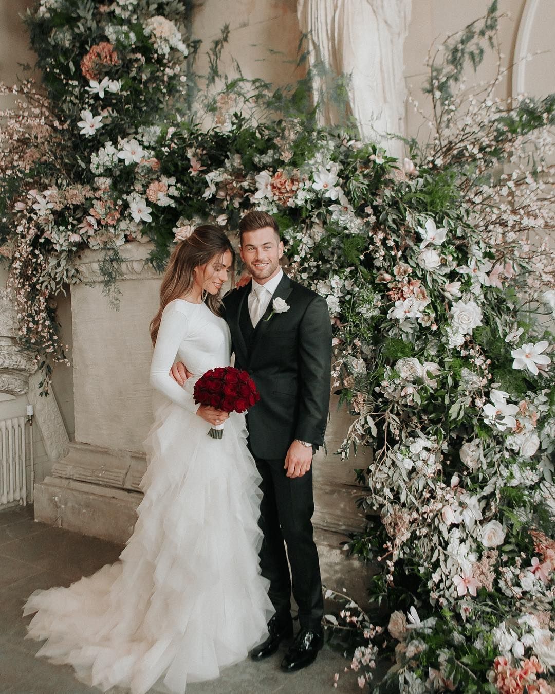 Elegant Appliques Wedding Dresses | Side Slit Mermaid Sleeveless Flowers Bridal Gowns-newarrivaldress