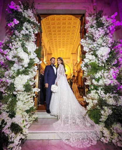 Straps V-neck Beads Appliques A-line Wedding Dresses | Sleeveless Bridal Gowns with Lace Cape-newarrivaldress