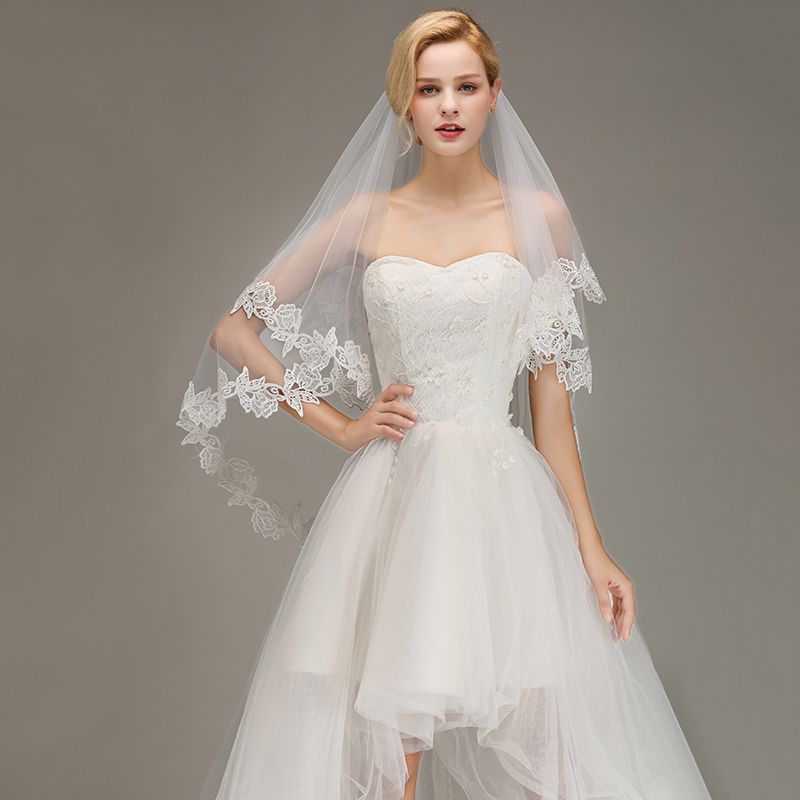 Lace Applique Two Layers Wedding Veils With Comb