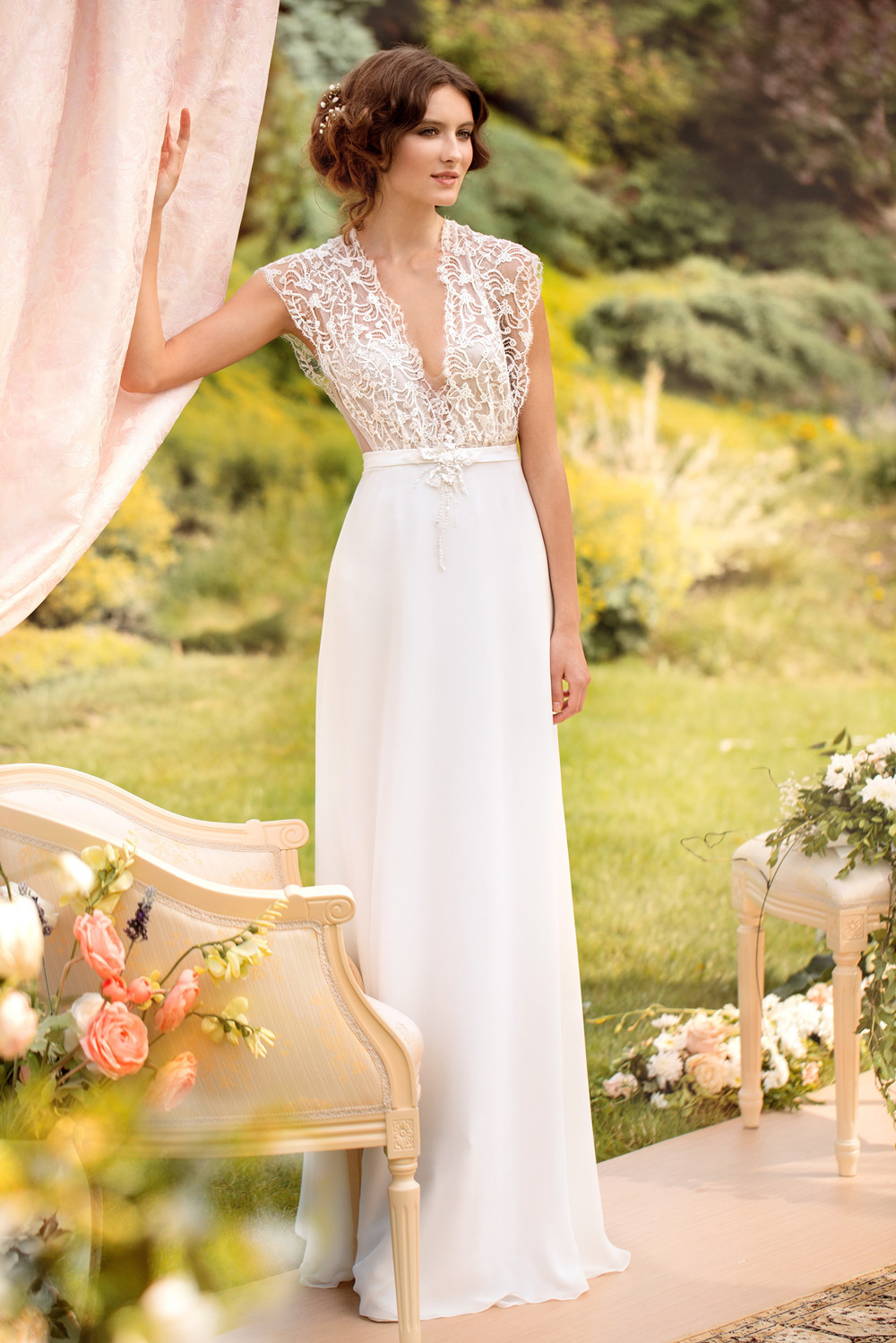 Sleeveless V-neck Lace Wedding Dresses | Chiffon Backless Simple Bridal Gowns