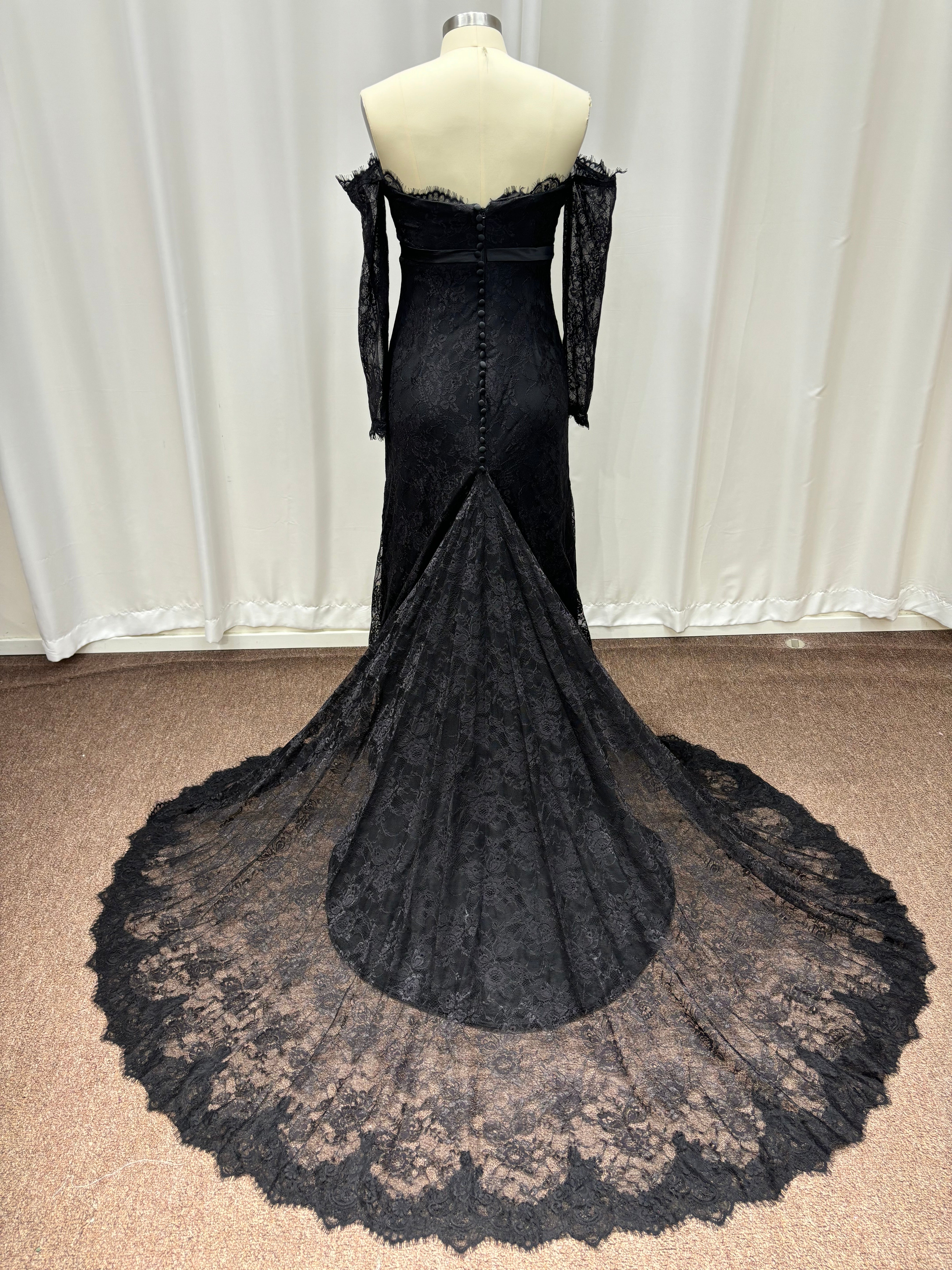 Black Off-The-Shoulder Lace Long Sleeves Mermaid Evening Dresses
