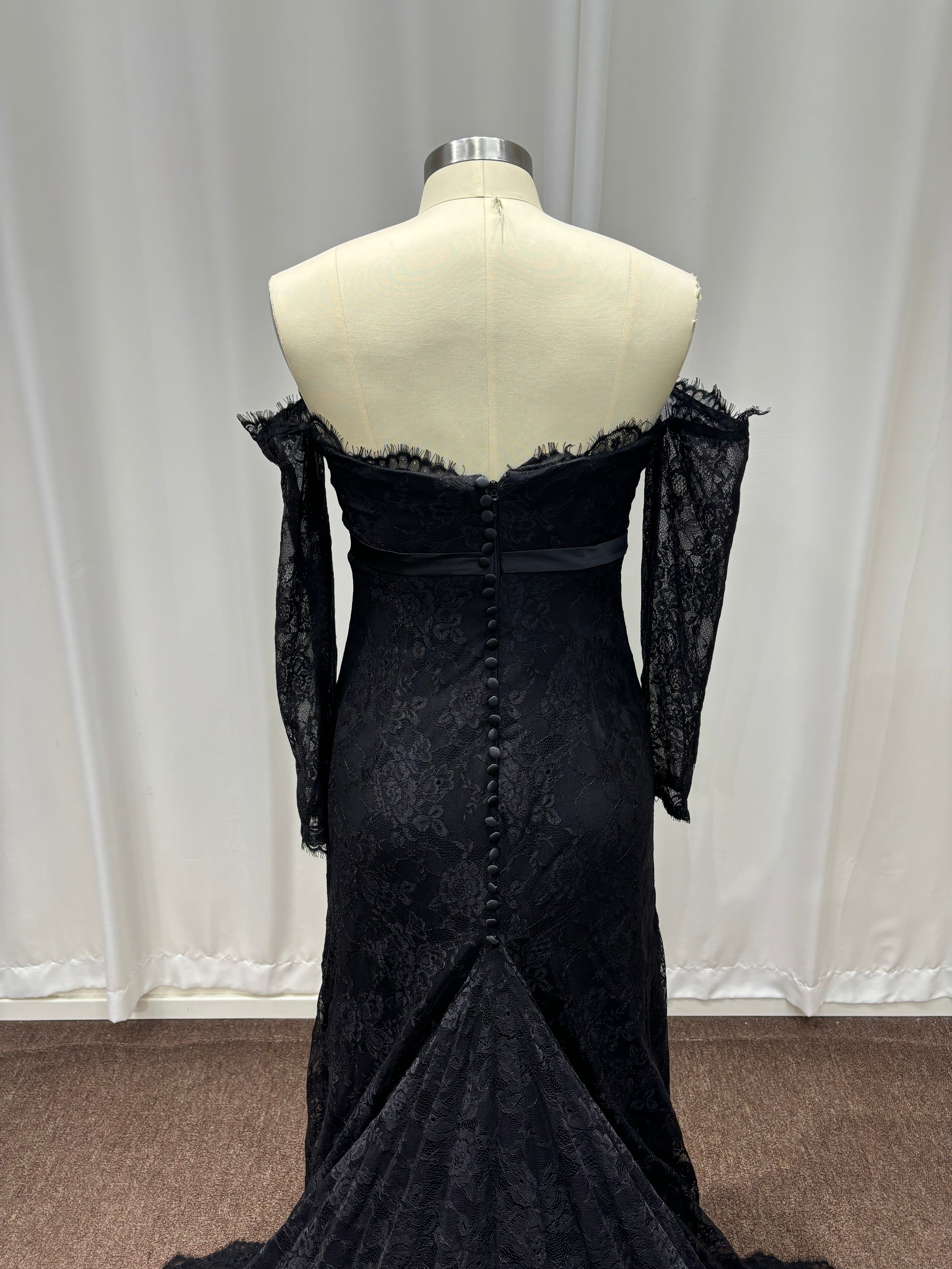 Black Off-The-Shoulder Lace Long Sleeves Mermaid Evening Dresses