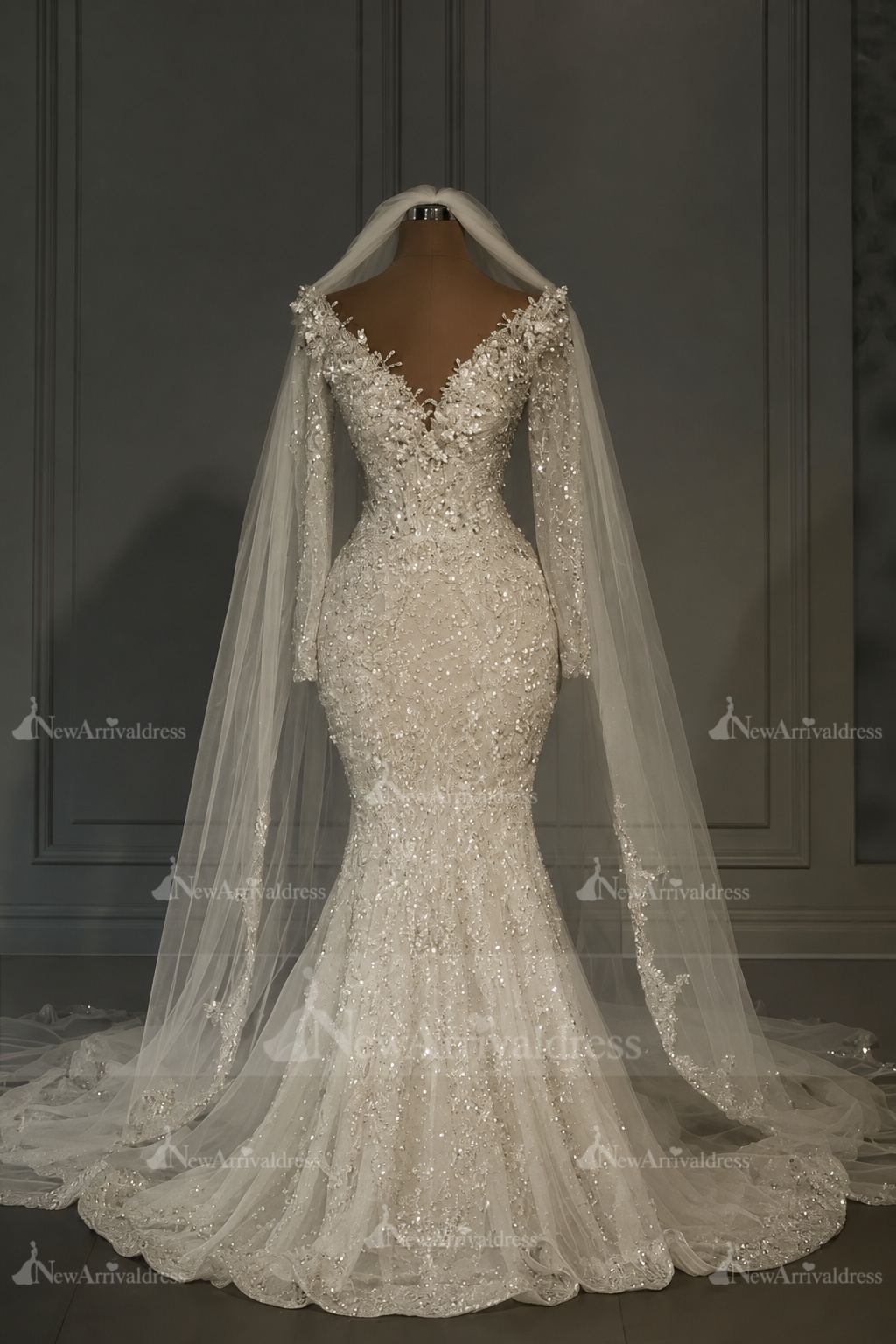 Gorgeous Long Sleeves Mermaid Wedding Gowns Glitter Sequins Garden Bridal Dresses