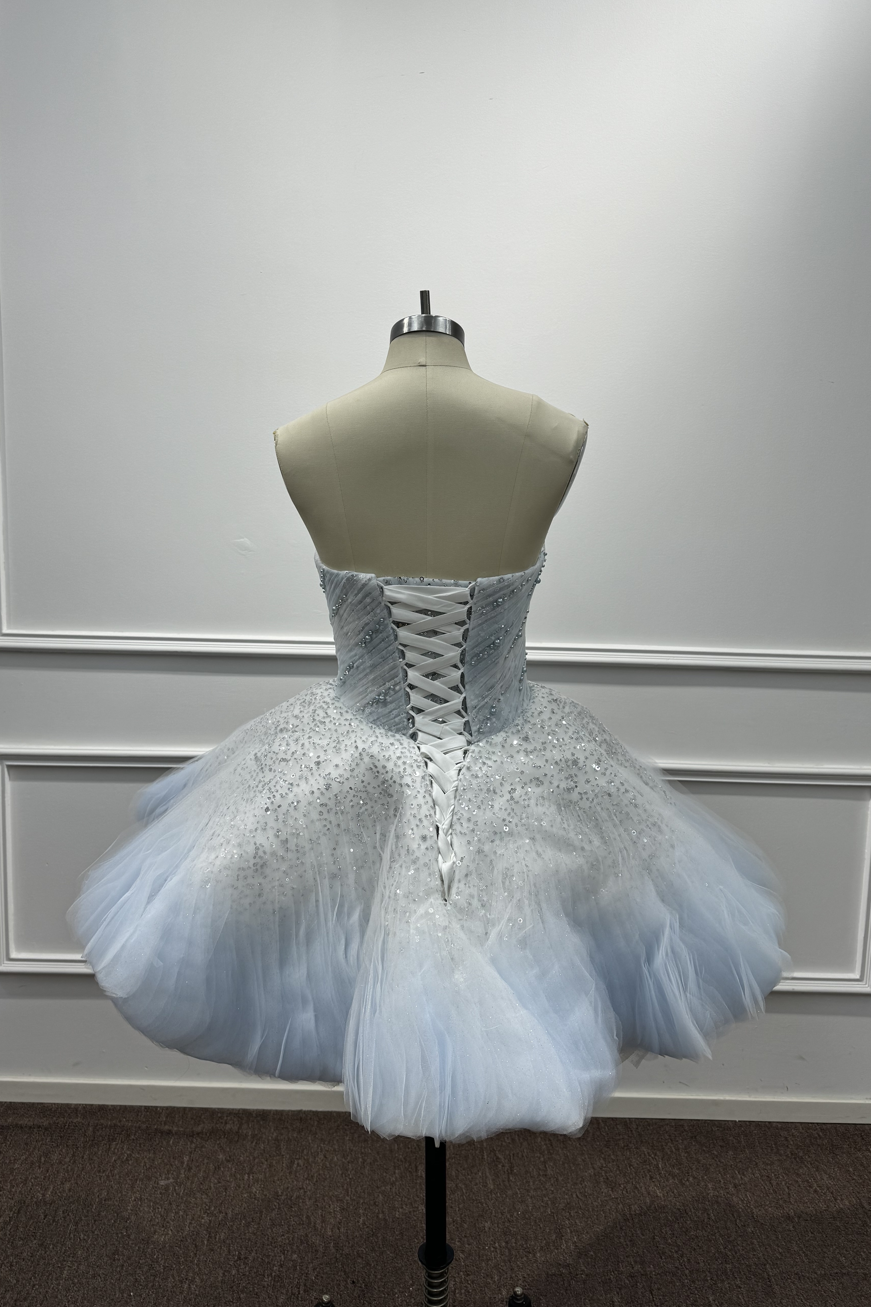 Short Tulle A-Line Ball Gown Beadings Strapless Prom Dress