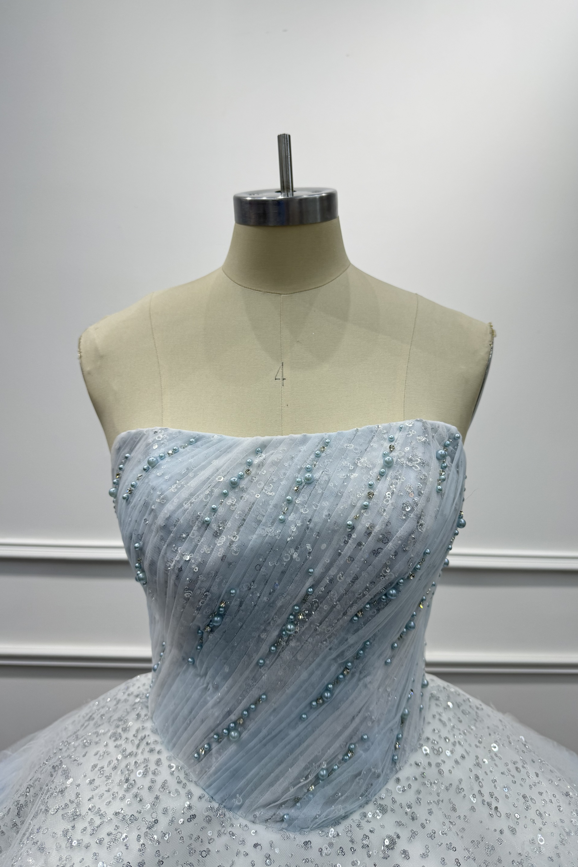 Short Tulle A-Line Ball Gown Beadings Strapless Prom Dress