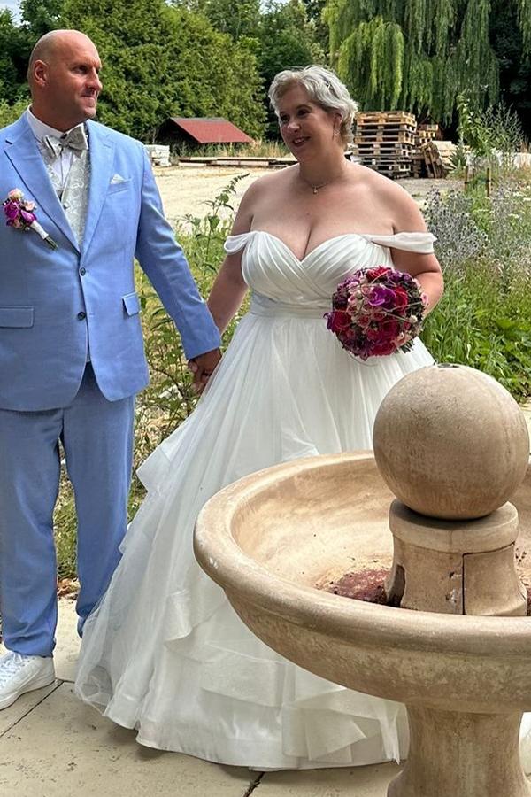 Off-the-Shoulder Tulle Plus Size A-Line Wedding Dresses