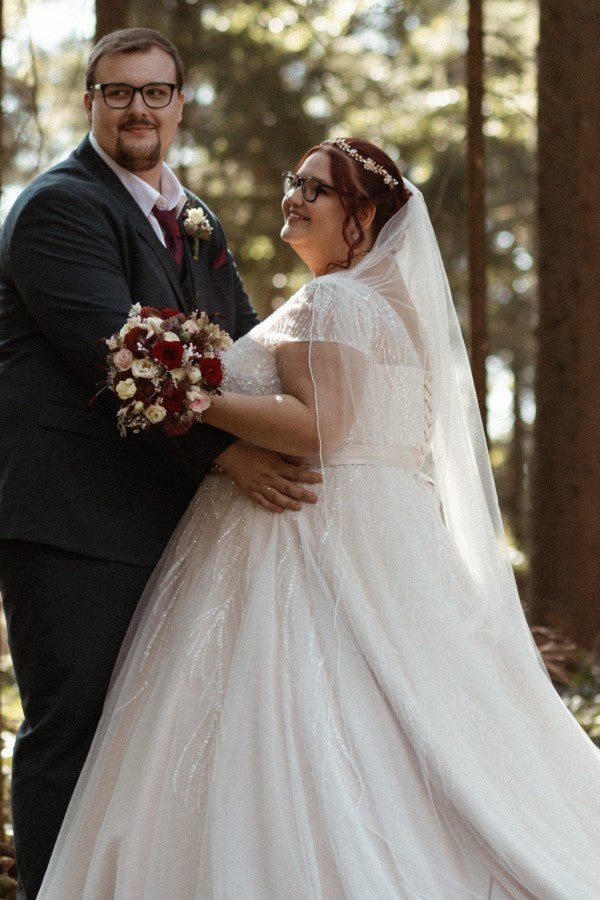V-Neck Tulle Plus Size A-Line Wedding Dresses Short Sleeves