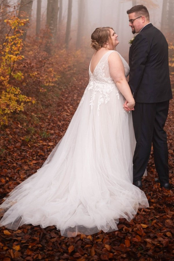 V-Neck A-Line Tulle Plus Size Wedding Dresses