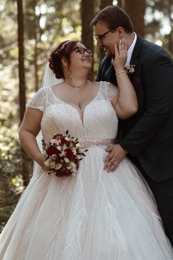 V-Neck Tulle Plus Size A-Line Wedding Dresses Short Sleeves