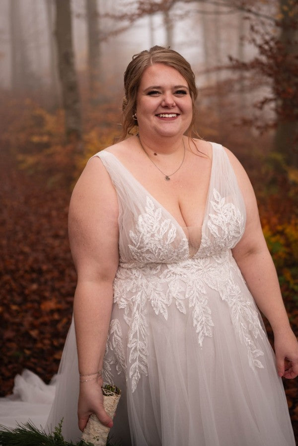 V-Neck A-Line Tulle Plus Size Wedding Dresses