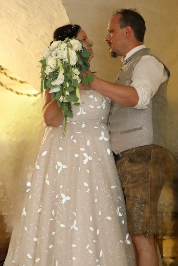 A-Line Tulle Plus Size Wedding Dresses with Applique