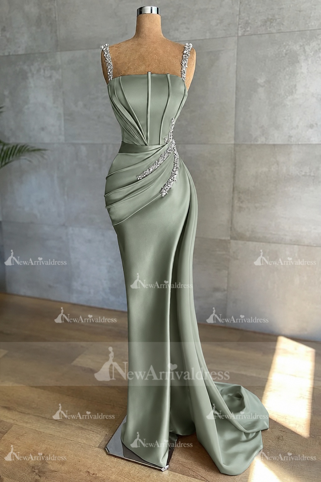 Stunning Sleeveless Mermaid Evening Dress Sparkly Crystal Slim Prom Dress