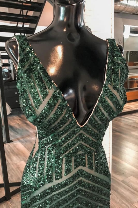 Sparkly White Sequins V-Neck Tight Homecoming Dress