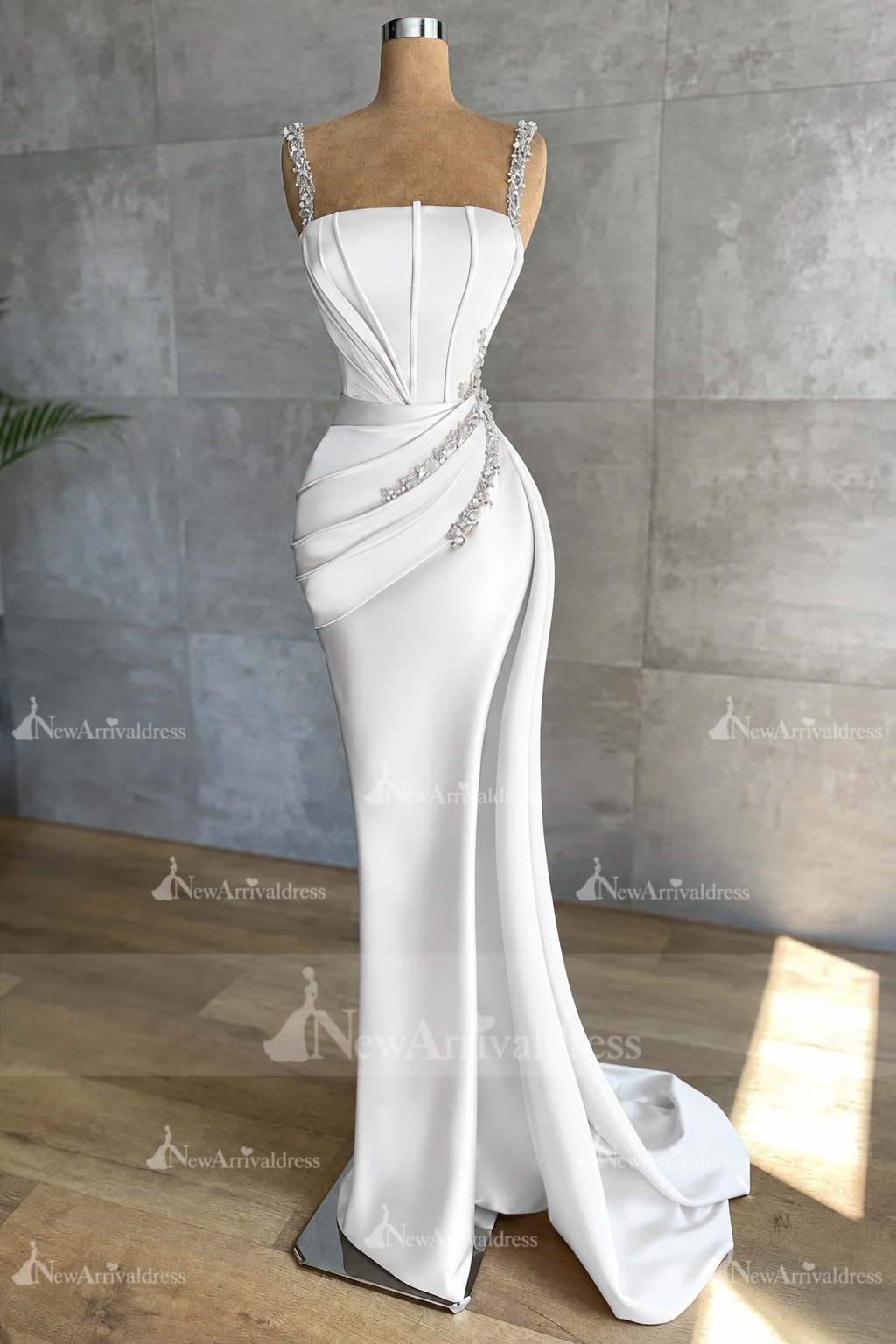 Stunning Sleeveless Mermaid Evening Dress Sparkly Crystal Slim Prom Dress