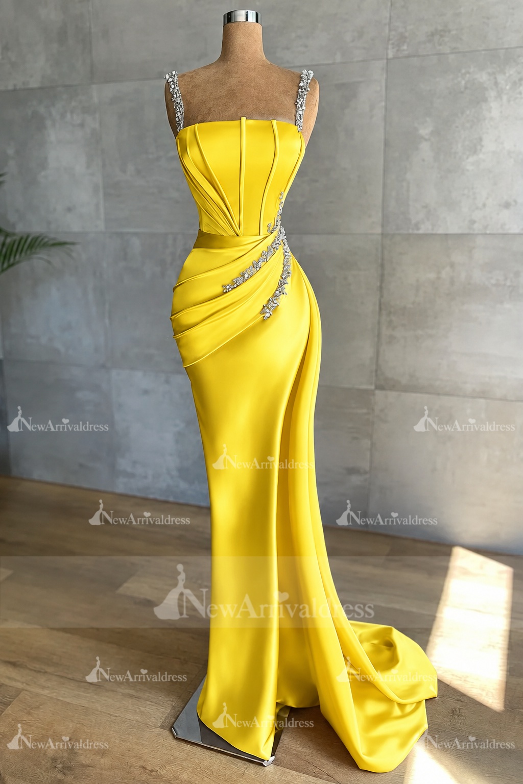Stunning Sleeveless Mermaid Evening Dress Sparkly Crystal Slim Prom Dress