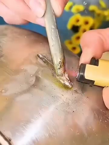 Univerzální opravná nízkoteplotní pájecí tyčinka