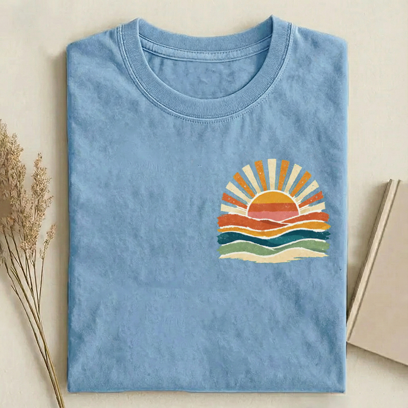 Vintage Sea Retro Ocean Sun Summer T-shirt