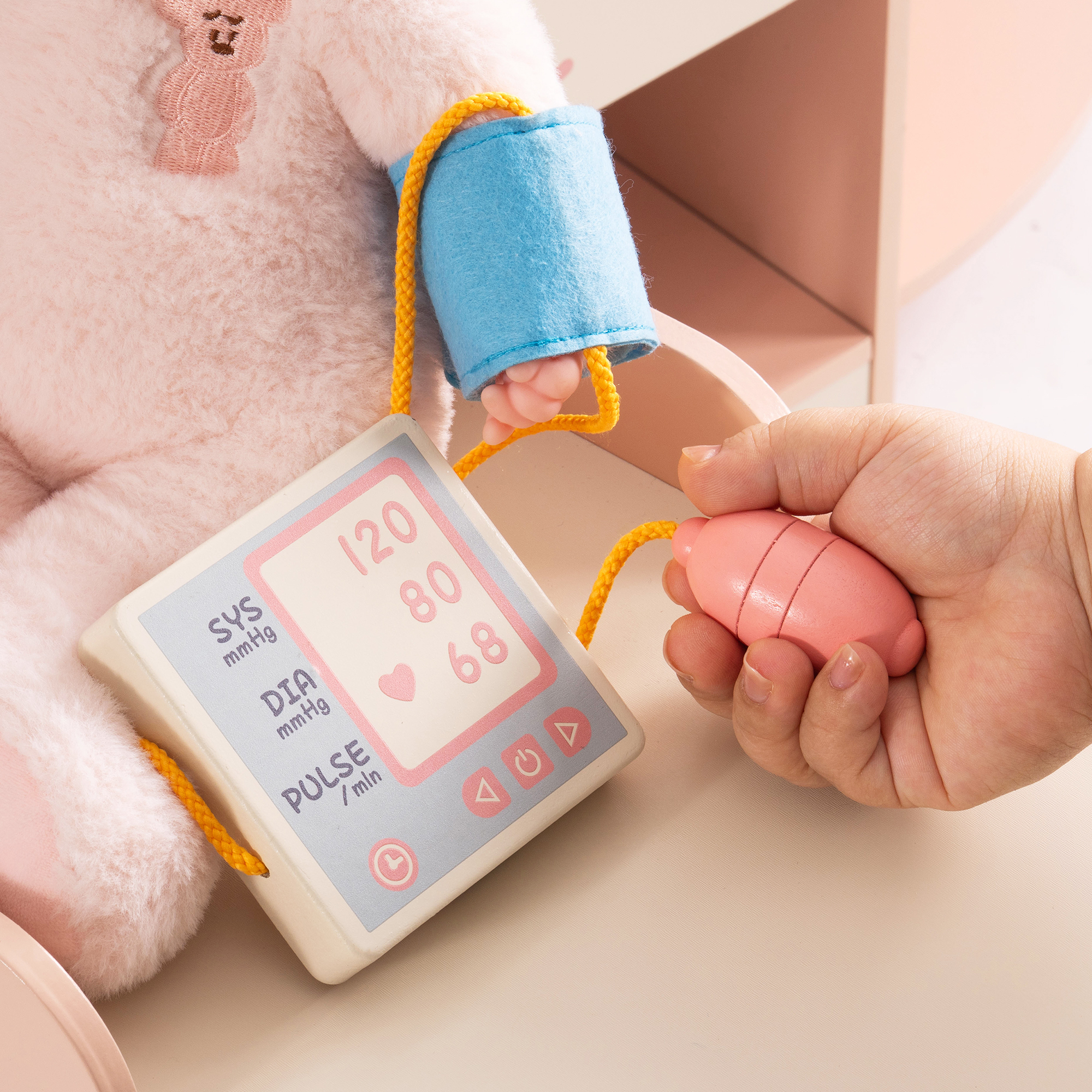 Spielzeugset für das Aktivitätszentrum von Robud Doctor's Activity Center