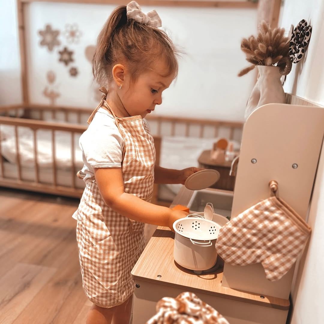ROBUD Holzspielküche für Kinder - Olivia Karamell